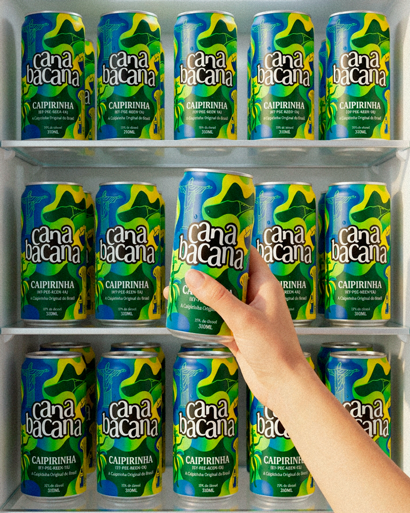 Geladeira tomada pela Cana Bacana.